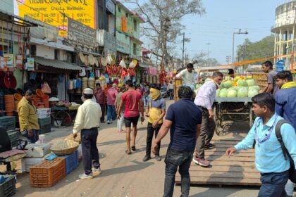 CG: व्यस्ततम क्षेत्रों में अतिक्रमण हटाने की की गई सख्त कार्यवाही, 12 ठेले जप्त