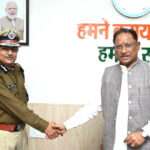 Chhattisgarh : मुख्यमंत्री विष्णुदेव साय से नवनियुक्त DGP Arun Dev Gautam ने की सौजन्य भेंट, नई जिम्मेदारी के लिए CM  ने दी शुभकामनाएं