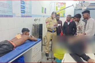 CG NEWS : बरात में डीजे पर नाच रहे दो दोस्तों पर चाकू से हमला, विवाद का कारण बना बच्चा