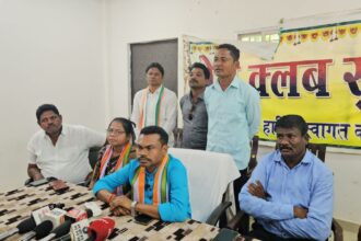 CG Panchayat Election 2025 : चुनाव में हारे हुए प्रत्याशी को थमा दिया जीत का प्रमाण पत्र, मचा बवाल, कांग्रेस ने की रिकाउंटिंग की मांग