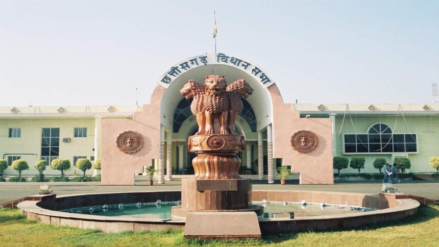 CG Budget 2025-26 Live : छत्तीसगढ़ विधानसभा में गूंजा हाउसिंग बोर्ड के मकानों को फ्री होल्ड करने का मामला