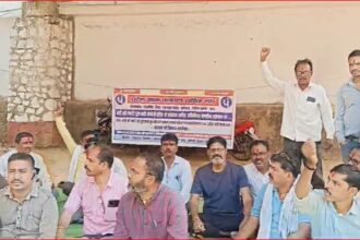 CG NEWS : ग्राम पंचायत सचिव संघ शासकीयकरण की मांग को लेकर अनिश्चितकालीन हड़ताल पर