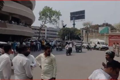 CG NEWS : जिला पंचायत चुनाव आज ,रेड क्रॉस भवन के बाहर मतदाताओं की लगी कतार