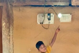CG NEWS : टेकलगुड़ियम गांव में पहली बार पहुंची बिजली, ग्रामीणों की आंखों में खुशी की चमक