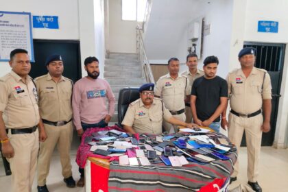 CG: पुलिस की बड़ी कार्रवाई, 3177 चोरी के मोबाइल और पार्ट्स के साथ दो आरोपी गिरफ्तार