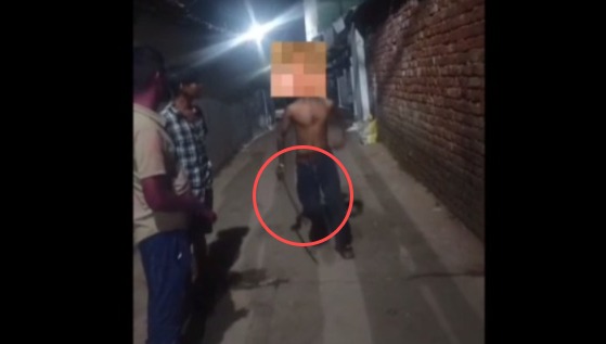 CG Viral Video : नाबालिग ने युवक पर तलवार से किया जानलेवा हमला, वीडियो आया सामने