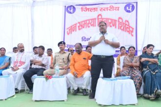 Gariaband : कलेक्टर दीपक अग्रवाल के नेतृत्व में योजनाओं का लाभ सीधे जनता तक: कोयबा में जिला स्तरीय जनसमस्या निवारण शिविर का हुआ आयोजन 