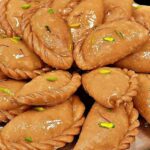 Holi Special, Gujiya Recipe : होली पर बनाएं हलवाई जैसी खस्ता और परफेक्ट गुझिया, अपनाएं ये आसान टिप्स