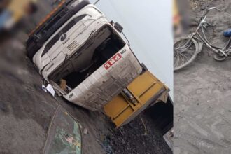 CG NEWS : तेज रफ्तार ट्रेलर पलटी, साइकिल सवार की मौके पर मौत