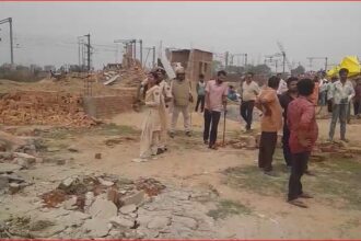 CG NEWS : प्रशासन की बड़ी कार्रवाई, अवैध कब्जाधारी के मकान पर चला बुलडोजर