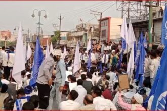 CG NEWS : भीम आर्मी ने पुलिस पिटाई के विरोध में किया पंडरी थाना का घेराव