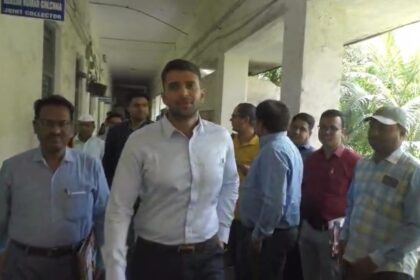 CG NEWS : रायगढ़ को मिला नया कलेक्टर, मयंक चतुर्वेदी ने संभाला पदभार