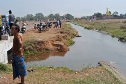 CG: नहर में मिला युवक की लाश , बाढ़ बचाव दल ने निकाला बाहर