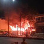 CG : मंगला चौक में लगी भीषण आग, सात दुकानें जलकर राख, 25 लाख का नुकसान, दुकानदारों ने मुआवज़े की उठाई मांग