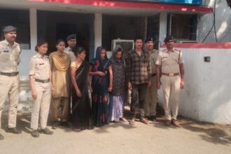 CG: ज्वेलरी शॉप में खरीदारी के बहाने 2-3 साल से कर रहीं थीं चोरी, चार शातिर गिरफ्तार...सोना,चांदी समेत दो कार बरामद