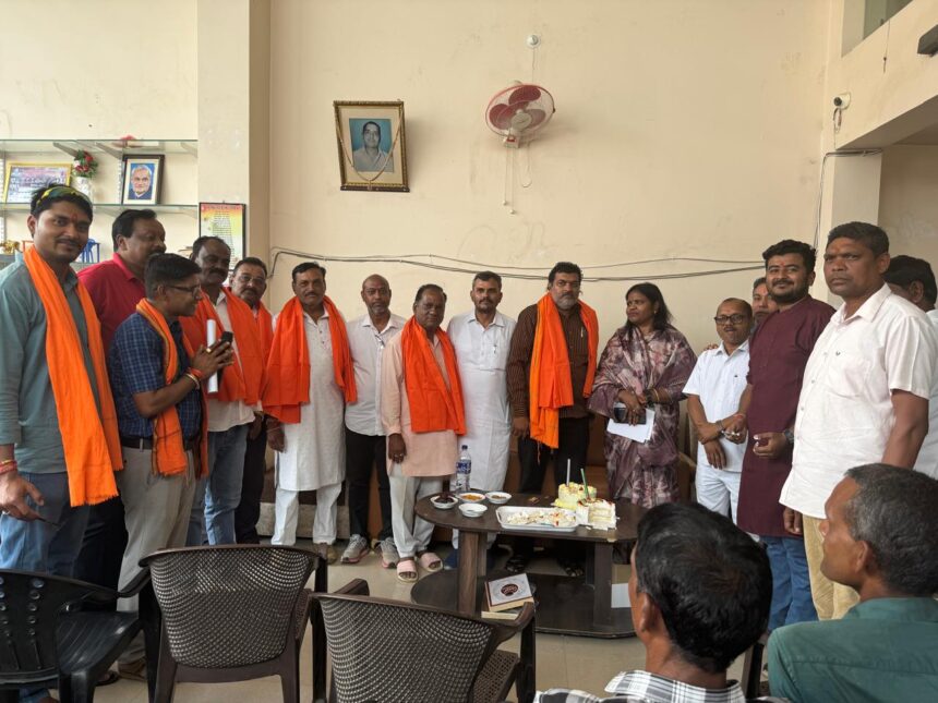 CG NEWS : भाजपा स्थापना दिवस पर लखनपुर मंडल में हुआ भव्य कार्यकर्ता सम्मेलन एवं सम्मान समारोह