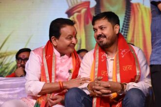 CG NEWS : धरसींवा विधायक पद्मश्री अनुज शर्मा की संगीतमय प्रस्तुति ने मोहा श्रद्धालुओं का मन