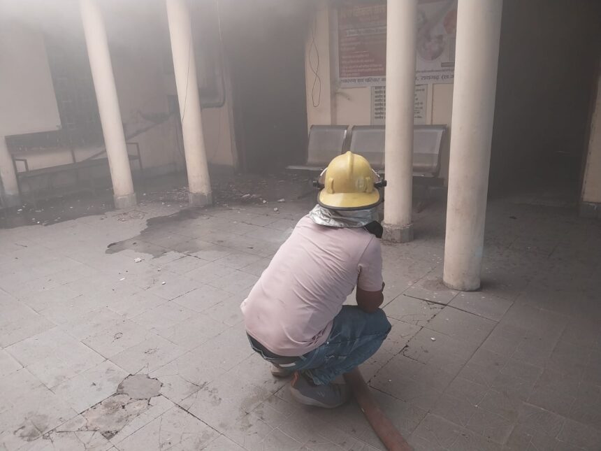 CG NEWS : ब्लड बैंक और सिटी स्कैन विभाग में लगी आग, दमकल विभाग ने समय रहते पाया काबू
