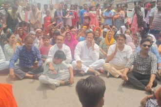 CG NEWS : गड्ढे में गिरे चार बच्चे, एक की दर्दनाक मौत – नगर निगम की लापरवाही के खिलाफ भारी प्रदर्शन