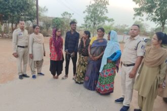 CRIME NEWS गांजा व नशीली दवाओं की तस्करी का भंडाफोड़, 4 महिलाओं सहित 8 आरोपी गिरफ्तार