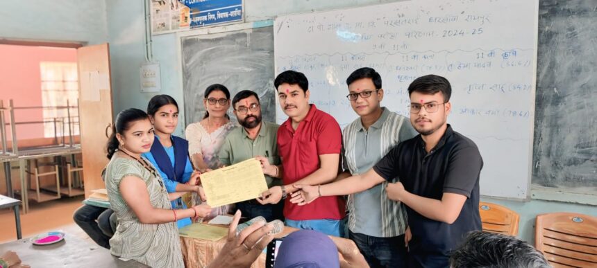 CG NEWS :बेटियों ने लहराया परचम, दाऊ पोषन लाल शासकीय हाई स्कूल परसतराई में 9वीं व 11वीं का परिणाम घोषित