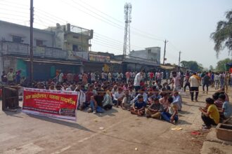 CG NEWS :जिला चिकित्सालय भवन को लेकर ग्रामीणों में आक्रोश, टेमर-नवापारा कला मार्ग किया गया जाम