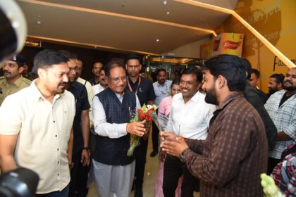 CG NEWS :मुख्यमंत्री विष्णु देव साय ने मंत्रिमंडल के साथ देखी छत्तीसगढ़ी फिल्म 'सुहाग', विधायक अनुज शर्मा के अभिनय की की सराहना