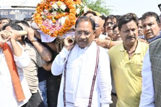 Breaking News: आतंकी हमले में शहीद दिनेश मिरानिया को सीएम विष्णु देव साय ने दी अंतिम विदाई