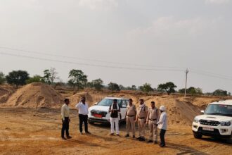 CG NEWS : अवैध रेत भंडारण पर अब तक की सबसे बड़ी कार्रवाई, 759 हाइवा रेत जप्त