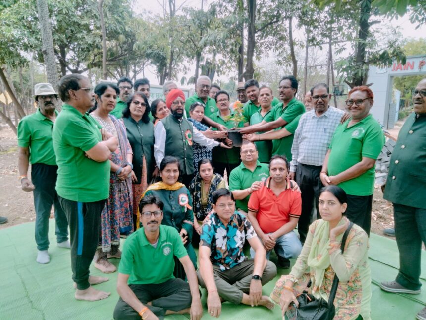 CG: ग्रीन आर्मी देवपुरी जोन के जांबाजों ने किया कमाल, बंजर भूमि को बना दिया अर्बन डेंस फॉरेस्ट