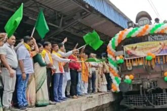 CG NEWS : मुख्यमंत्री तीर्थ दर्शन योजना के तहत रायगढ़ से रवाना हुई स्पेशल टूरिस्ट ट्रेन, 750 श्रद्धालु करेंगे मथुरा-वृंदावन दर्शन