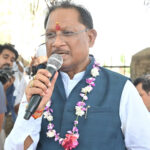 Chhattisgarh : अचानक बेमेतरा के सहसपुर पहुंचे CM साय, बोले- मैं आप लोगों की दुख-तकलीफ जानने आया हूँ, ग्रामीणों से लिया सीधा फीडबैक