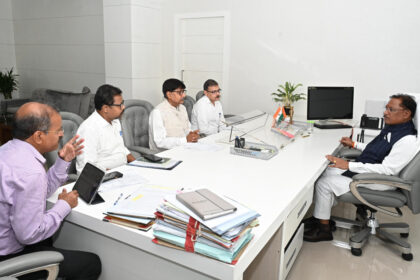 Chhattisgarh : CM साय ने कर्रेगुट्टा पहाड़ी पर जारी एंटी नक्सल ऑपेरशन का लिया अपडेट, भविष्य की रणनीति के बारे में अधिकारियों से की चर्चा