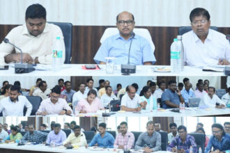 CG NEWS : प्रधानमंत्री आवास योजना में लापरवाही, कलेक्टर ने 11 पंचायत सचिवों को थमाई नोटिस
