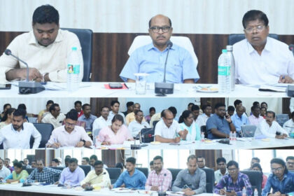 CG NEWS : प्रधानमंत्री आवास योजना में लापरवाही, कलेक्टर ने 11 पंचायत सचिवों को थमाई नोटिस