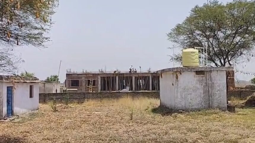 CG NEWS : अवैध कब्जे और नोटिस का खेल, नवागढ़ सीएमओ घिरे आरोपों के घेरे में