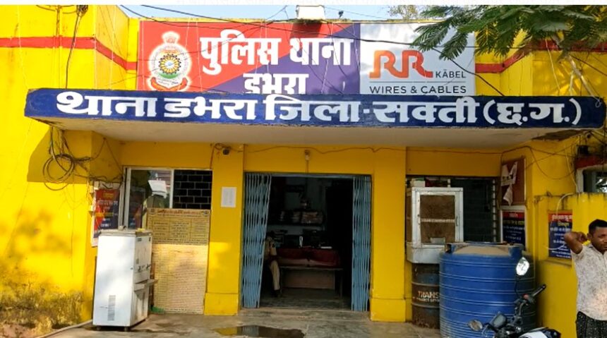CG NEWS : सायरन बजाकर रोकी पिकअप, दिखाया रौब और वसूले 1 हजार रुपये
