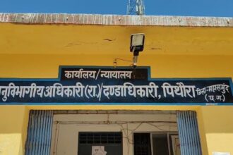 CG NEWS : पटवारी की रिश्वतखोरी का वीडियो वायरल, 24 घंटे में निलंबन की कार्रवाई