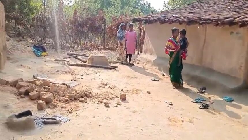 CG NEWS : घर के आंगन में सो रही थीं महिलाएं, आधी रात को हाथी ने कर दिया हमला