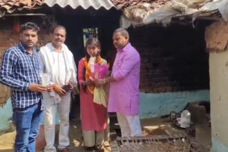 CG NEWS :संघर्षशील छात्रा हंसिका ने दसवीं कक्षा में 93.16% अंक लाकर रचा कीर्तिमान