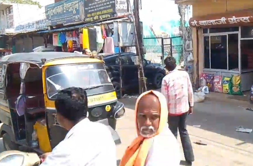 CG: शनिचरी बाजार में शॉर्ट सर्किट से मचा हड़कंप, सतर्कता से टली बड़ी घटना...