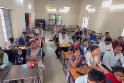 CG : भविष्य की नींव रखी गई, गरियाबंद में आत्मानंद स्कूल में लॉटरी से हुआ विद्यार्थियों का चयन,50 नन्हे विद्यार्थियों को मिला सुनहरा मौका