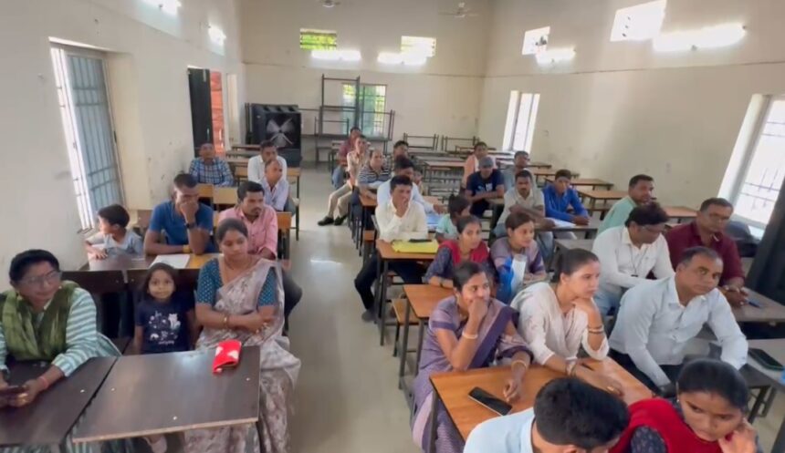 CG : भविष्य की नींव रखी गई, गरियाबंद में आत्मानंद स्कूल में लॉटरी से हुआ विद्यार्थियों का चयन,50 नन्हे विद्यार्थियों को मिला सुनहरा मौका