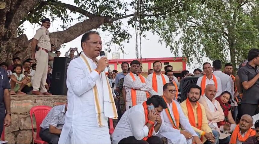 Janchaupal News : झूरानदी गांव पहुंचे मुख्यमंत्री साय, पेड़ के नीचे लगाया जनचौपाल