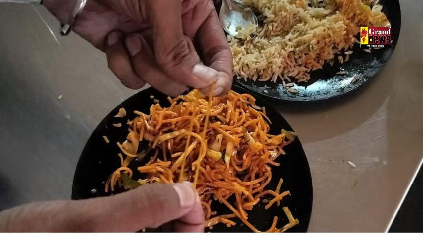 BIG NEWS: यूनिवर्सिटी के चाइनीज स्टॉल पर नूडल्स में मिला रबर बैंड, कार्रवाई की मांग