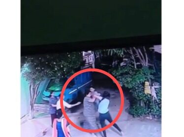 CG VIDEO : गाड़ी खड़ी करने को लेकर दो महिलाओं के बीच मारपीट, वीडियो सोशल मीडिया में हो रहा वायरल