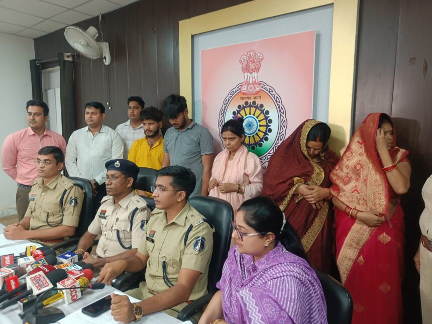 CG CRIME : ज्वेलरी शॉप में 22 लाख की चोरी का खुलासा, अंतर्राज्यीय गिरोह के 5 सदस्य गिरफ्तार