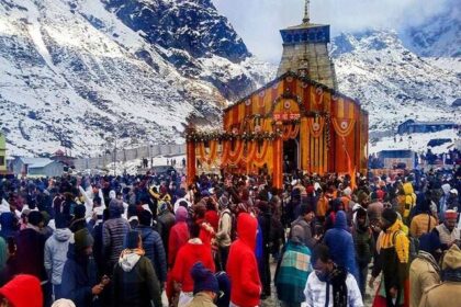 Kedarnath Dham : केदारनाथ धाम के कपाट खुले, श्रद्धालुओं की भीड़ में गूंजे ‘हर-हर महादेव’ के जयकारे