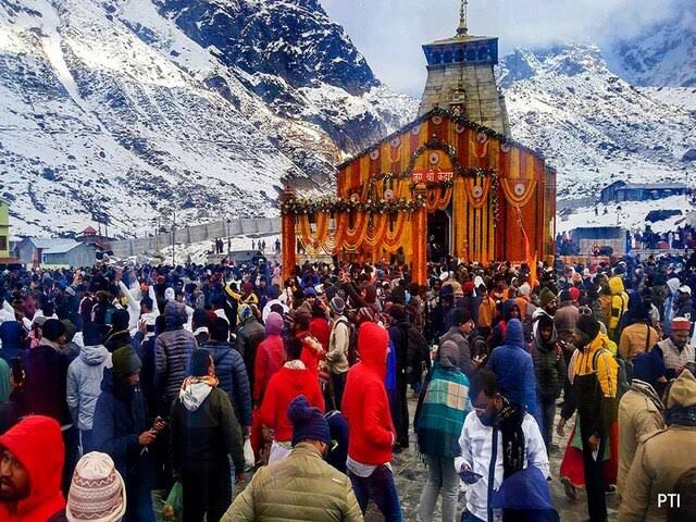 Kedarnath Dham : केदारनाथ धाम के कपाट खुले, श्रद्धालुओं की भीड़ में गूंजे ‘हर-हर महादेव’ के जयकारे