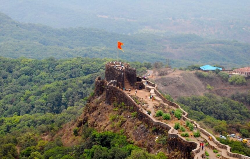 CG: वीरता और विरासत के दर्शन ! रेलवे शुरू कर रहा ‘छत्रपति शिवाजी महाराज सर्किट’ हेरिटेज यात्रा...मिलेगी होटल ठहराव, भोजन, बीमा जैसे अन्य सुविधाएं